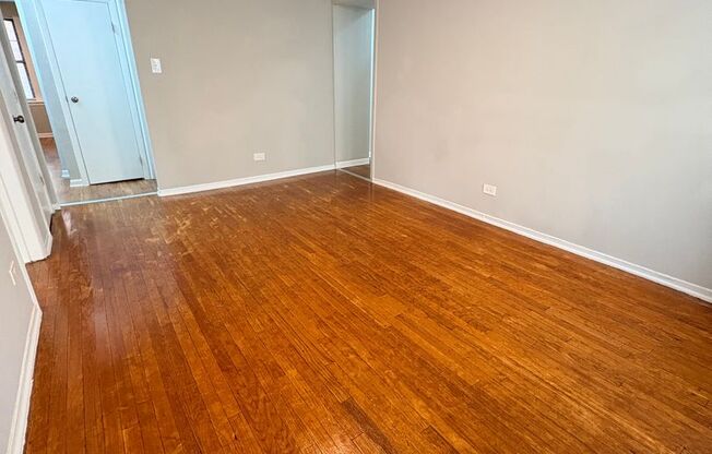 3 beds, 1 bath, 1,003 sqft, $1,350, Unit CA 127.5-1W