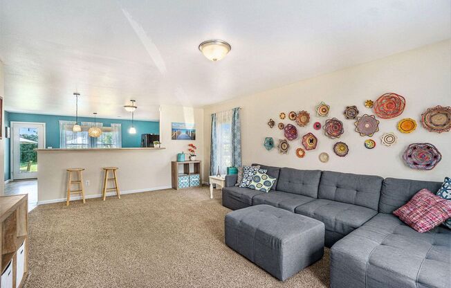 5358 WOODRUSH AVE