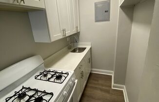 Studio, 1 bath, 370 sqft, $1,300, Unit 405