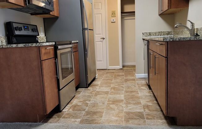 1 bed, 1 bath, 750 sqft, $1,012, Unit 303