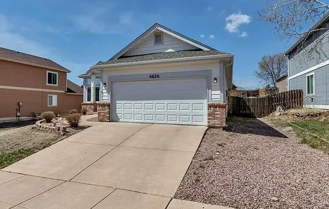 Beautiful 4 bedroom off Barnes and Charlotte Parkway