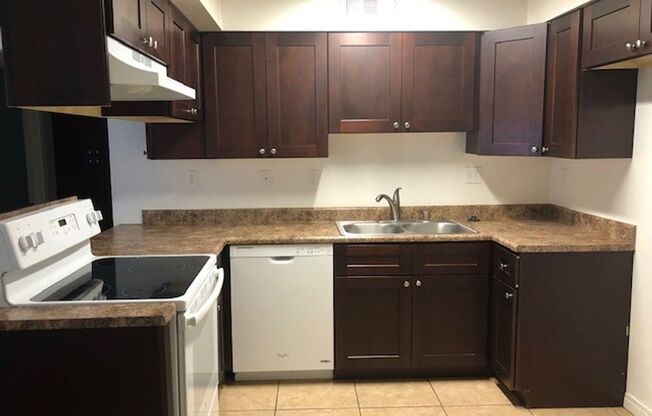 1 bed, 1 bath, 650 sqft, $975, Unit Unit 21