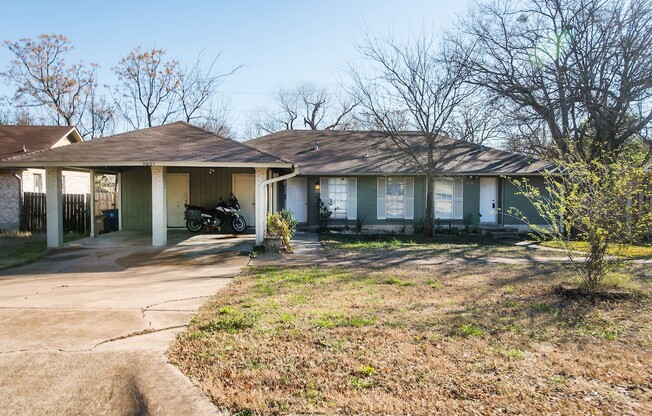 North Austin Duplex, Single Story