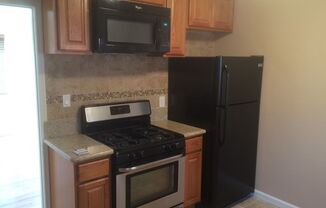 2 beds, 1 bath, $2,495