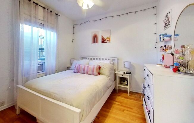 1 bed, 1 bath, 645 sqft, $2,250, Unit 738 1E
