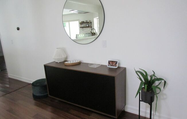 FULLY FURNISHED Home in Spanish Oaks!!