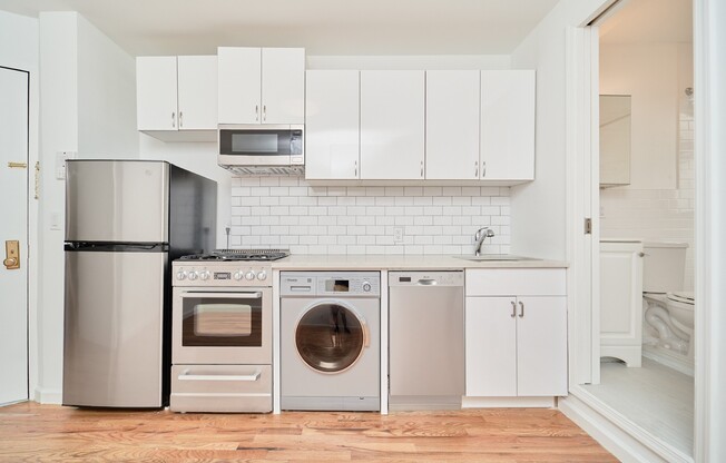 1 bed, 1 bath, $3,150, Unit 5D