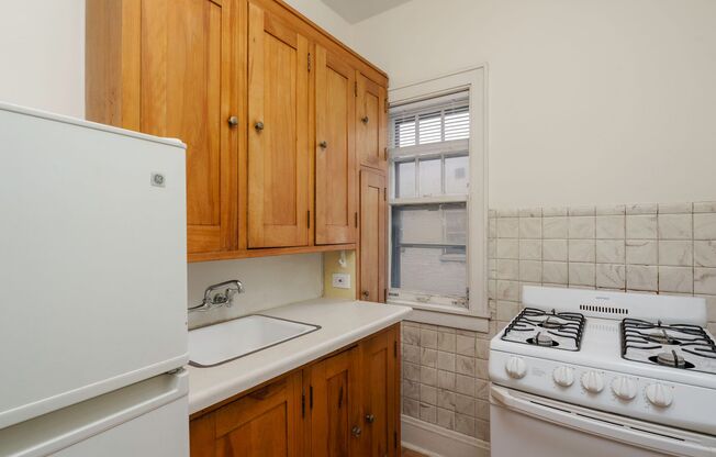 1 bed, 1 bath, 600 sqft, $1,025, Unit 305