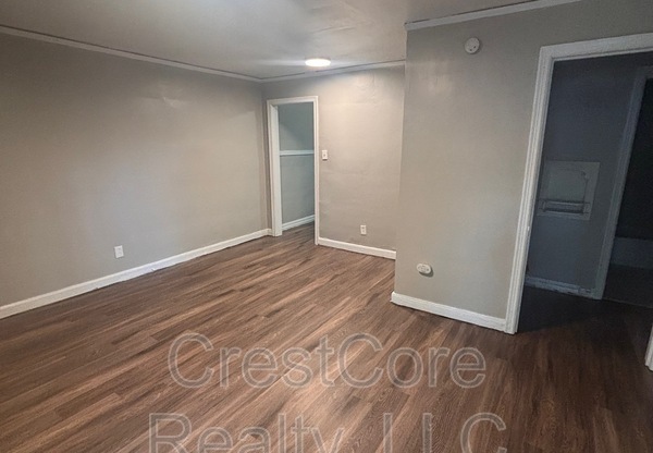 839 LEON PL