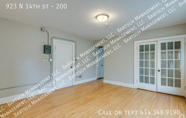 923 N 14 ST