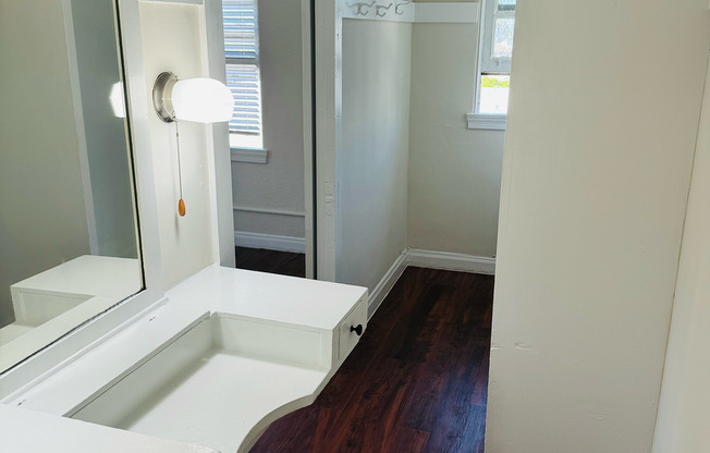 Studio, 1 bath, 420 sqft, $1,635, Unit 409