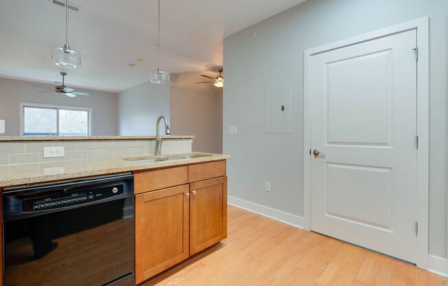 1 bed, 1 bath, $1,400, Unit # 407