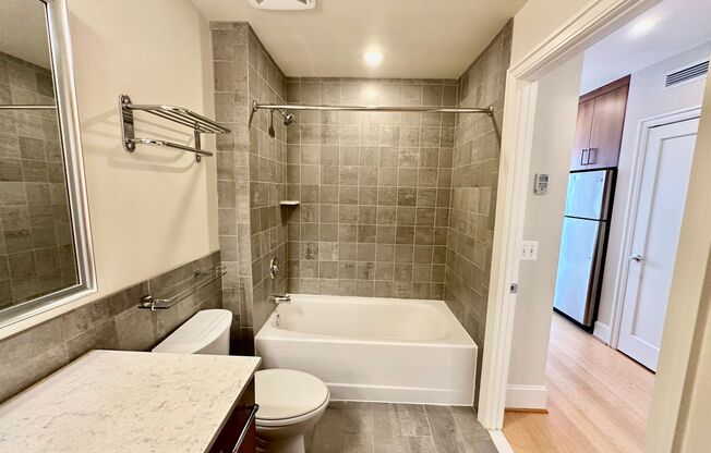 Studio, 1 bath, $2,275, Unit 324