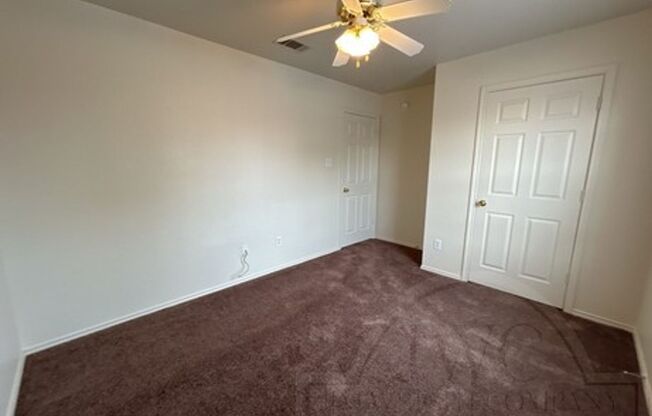 3 beds, 2 baths, $875, Unit 3307 Toledo Unit A