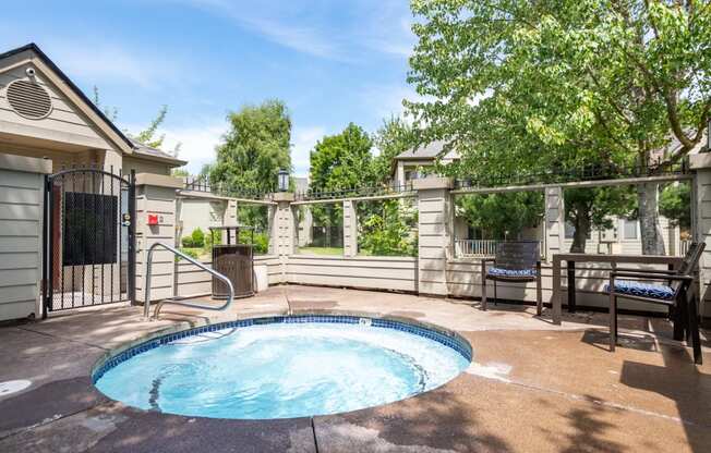 Boulders on the River | Hot Tub