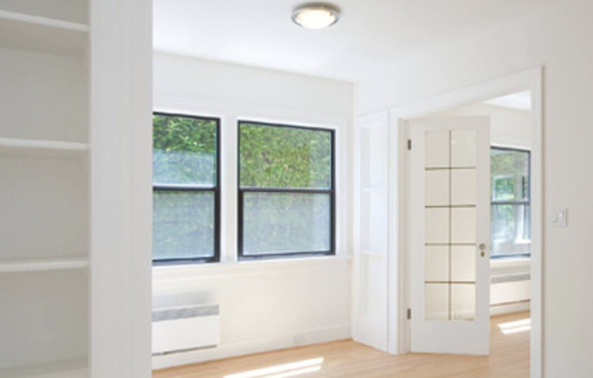 2114 7 AVE W