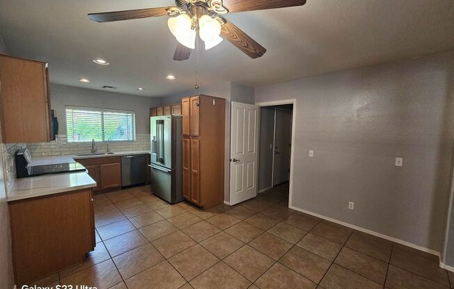 Well maintained 3 bedroom 2 bath charming home Free rent OAC