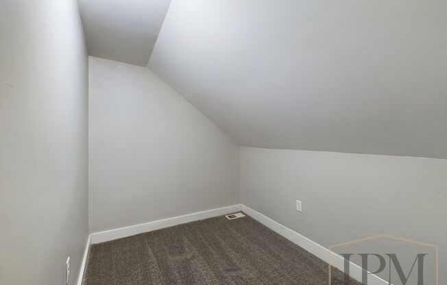 3 beds, 1 bath, $1,195