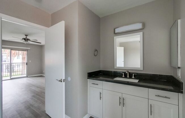 1 bed, 1 bath, 722 sqft, $2,145, Unit 115