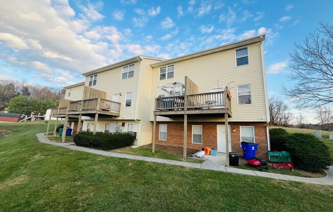 2 Bedroom, 1 Bath Apartment