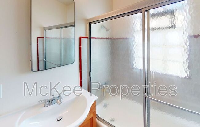 810 1/2 DIAMOND ST