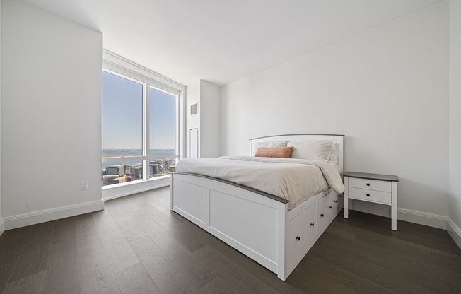 3 beds, 3 baths, 1,989 sqft, $16,800, Unit 5112