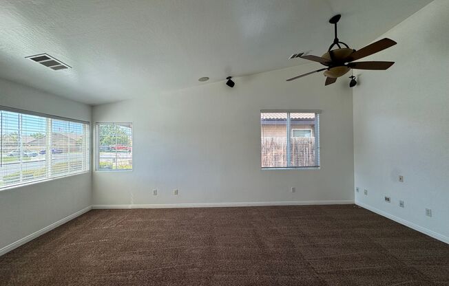 Beautiful and spacious 3 bedroom!