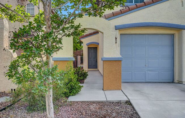 Great 4 BD Summerlin Willows Home- DOWNSTAIRS BEDROOM AND BATH!!! Within Walking Distance to NEW Whole Foods. a MUST SEE!