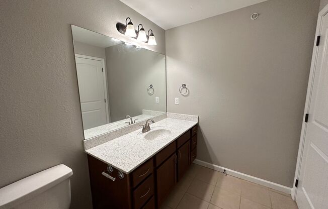 1 bed, 1 bath, 785 sqft, $1,295, Unit 4820 # 201