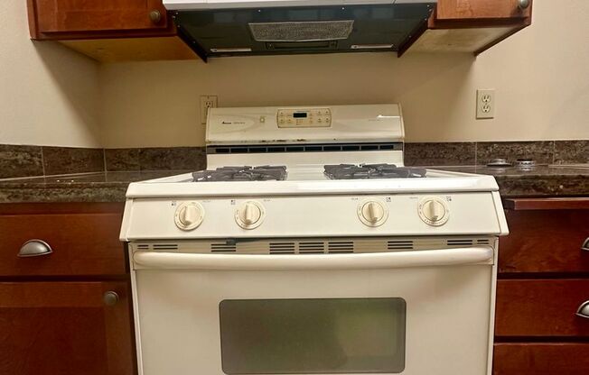 Newly renovated Two-bedroom apartment in Ashland!