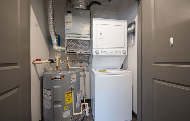 Studio, 1 bath, 427 sqft, $1,060, Unit 801