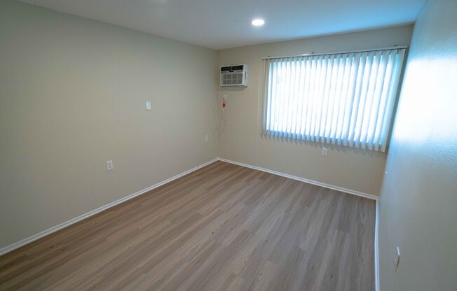 1 bed, 1 bath, 695 sqft, $1,898, Unit 320