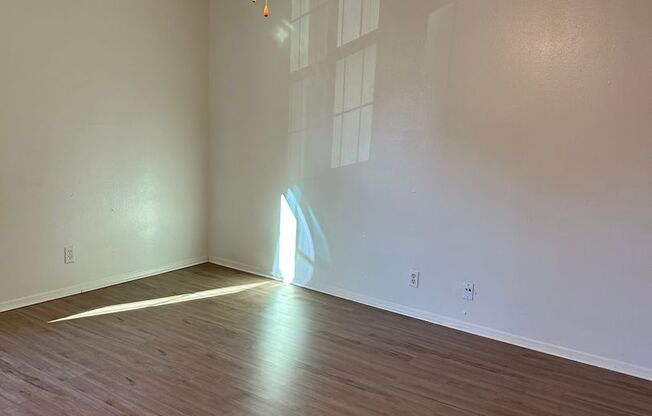 1 bed, 1 bath, 650 sqft, $1,225, Unit SUX-219