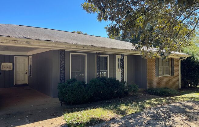 Move-in ready 3 bedroom, 2 bath brick home on Athens Westside!!!