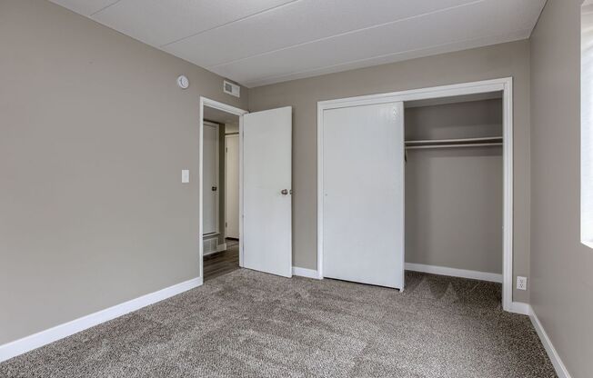 2 beds, 1 bath, 886 sqft, $1,095, Unit 1630 #06