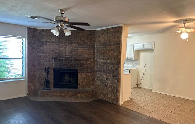 2 bedroom 1 bath duplex!