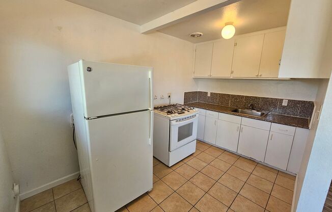 2 beds, 1 bath, $1,995