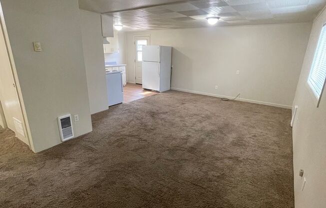 2 beds, 1 bath, $1,155, Unit 747.5