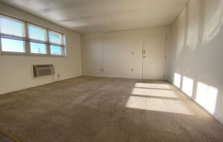 1 bed, 1 bath, $705, Unit B09