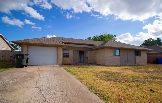 2204 Lafayette Dr -- Norman, OK -- 3Bed