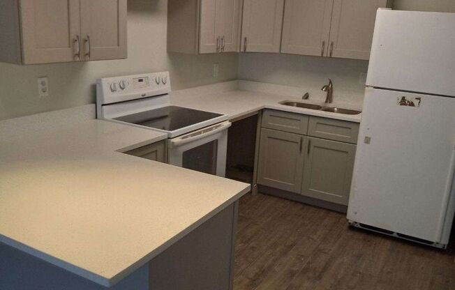 1 bed, 1 bath, $1,500, Unit 12