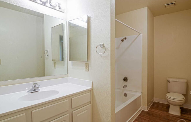 1 bed, 1 bath, 676 sqft, $1,550