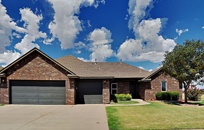 Very Nice 5 Bedroom 2.5 Bath in Edmond Schools