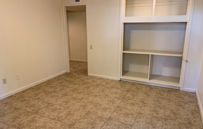 1 bed, 1 bath, 575 sqft, $1,165, Unit 32a