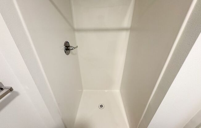 Studio, 1 bath, 186 sqft, $1,325, Unit 419