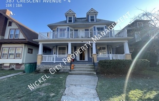 387 CRES AVE