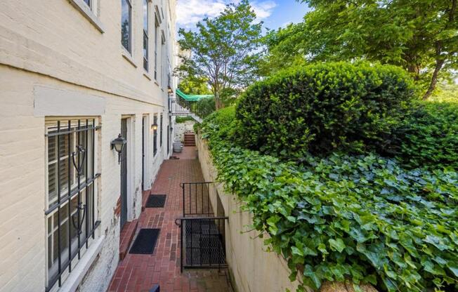 1 bed, 1 bath, 450 sqft, $3,950