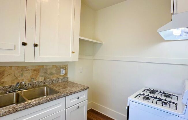 1 bed, 1 bath, 650 sqft, $1,595, Unit Unit 15