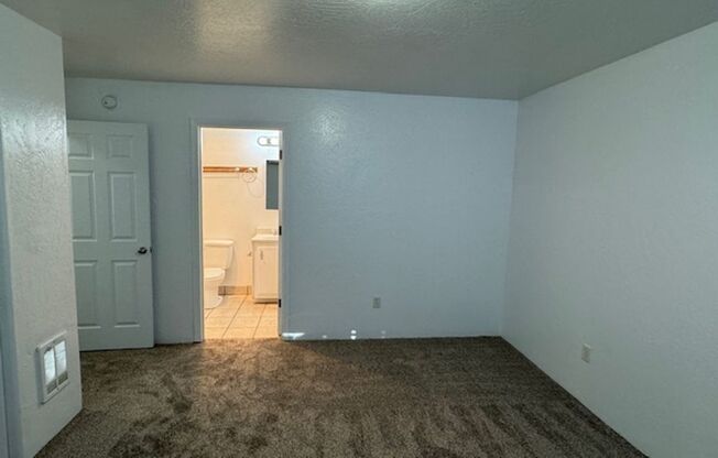 3 beds, 2 baths, 1,300 sqft, $1,750, Unit 460