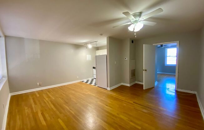 1 bed, 1 bath, 550 sqft, $1,295, Unit 963-302